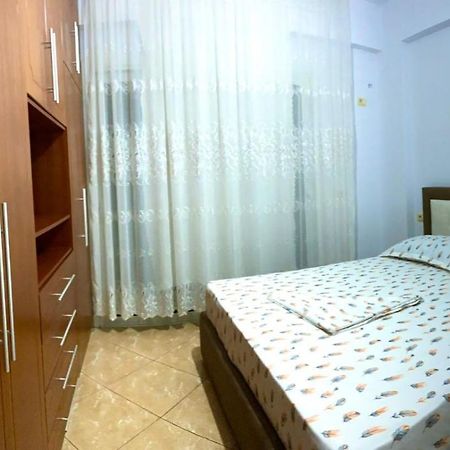 Honey Apartment Near Port Of Saranda Exteriör bild
