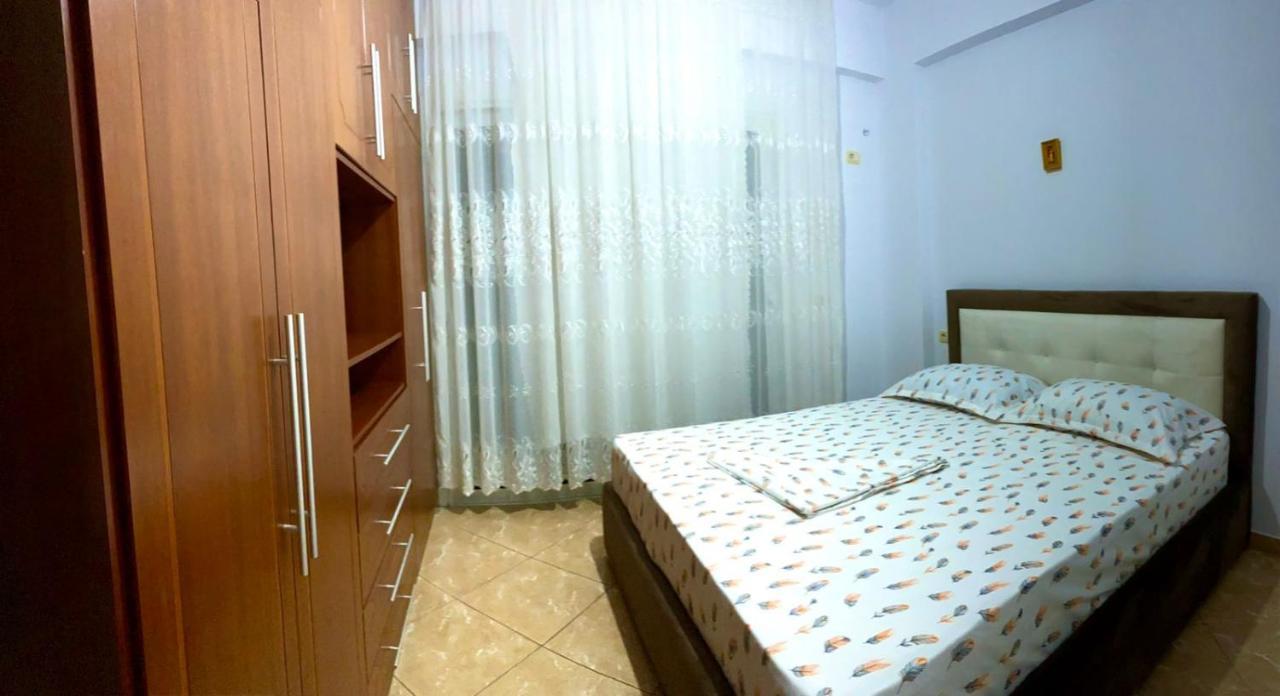 Honey Apartment Near Port Of Saranda Exteriör bild